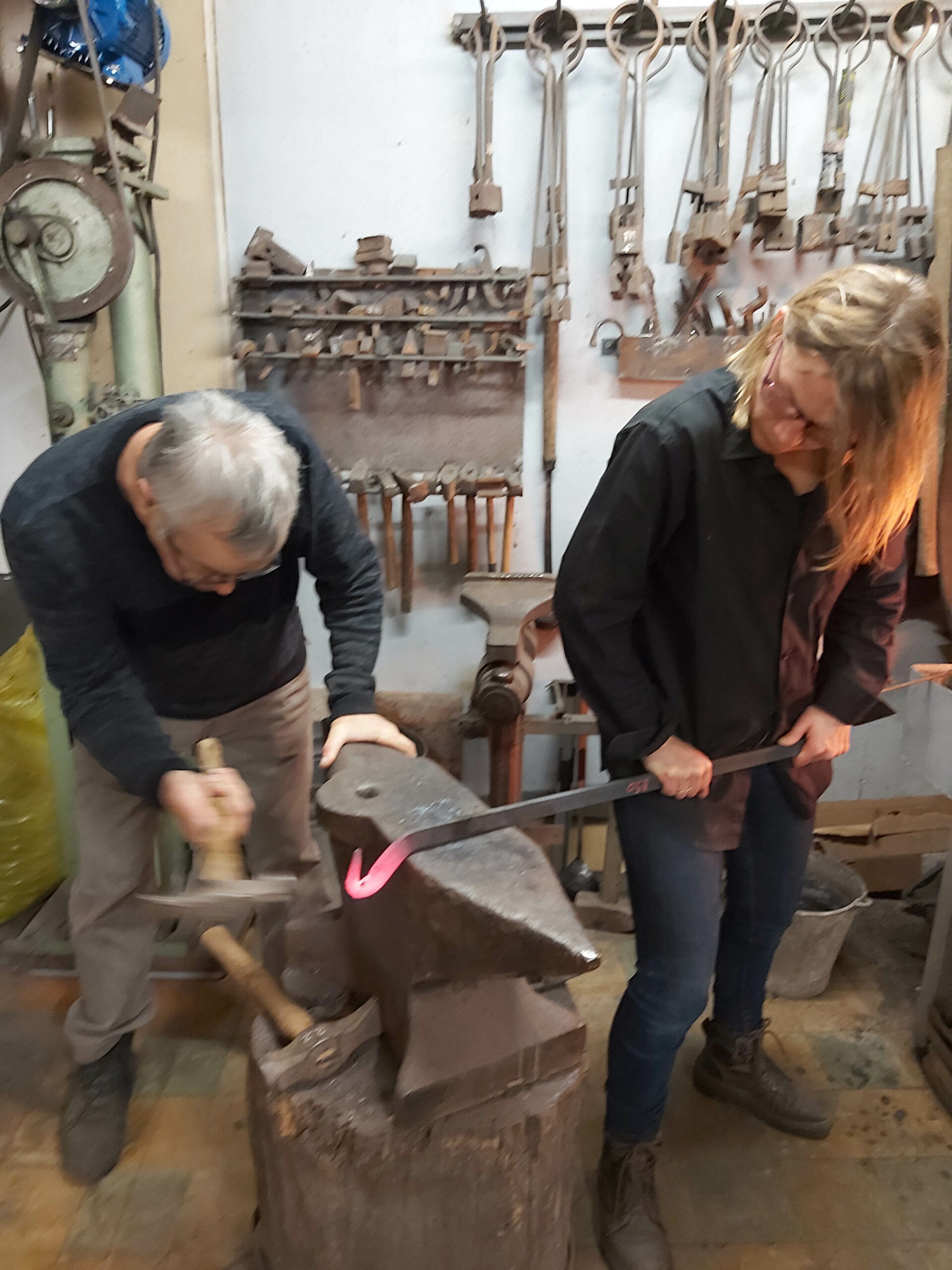 Macintosh HD:Users:christian:Desktop:Forge 2.jpeg