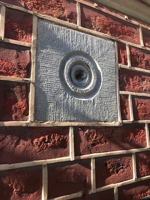 Macintosh HD:Users:christian:Desktop:iris détail façade 2 photo C Deffense copie 2.jpg