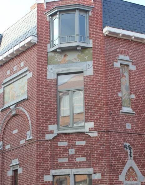 Une image contenant bâtiment, extérieur, brique, ciel

Description générée automatiquement